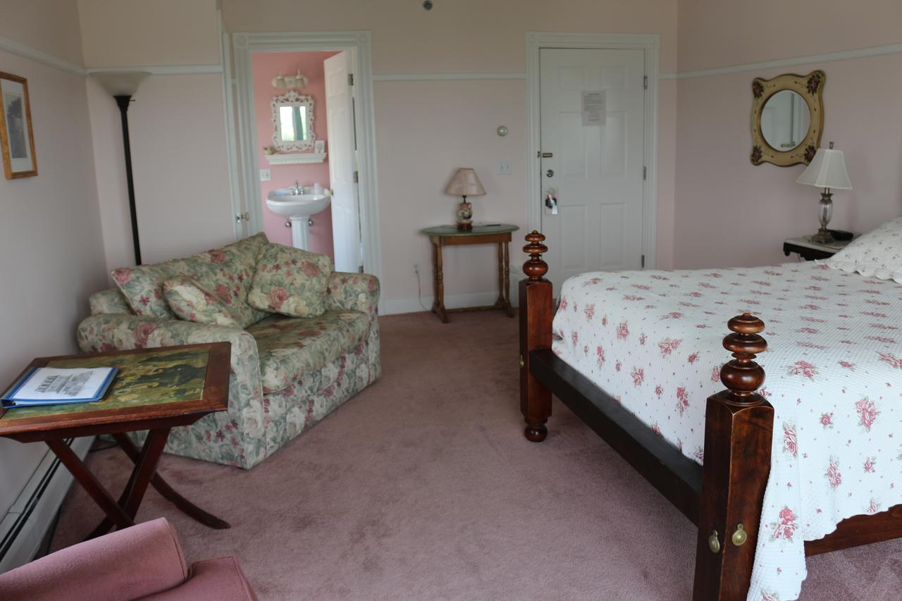 Inn Payne's Harbor View 3*