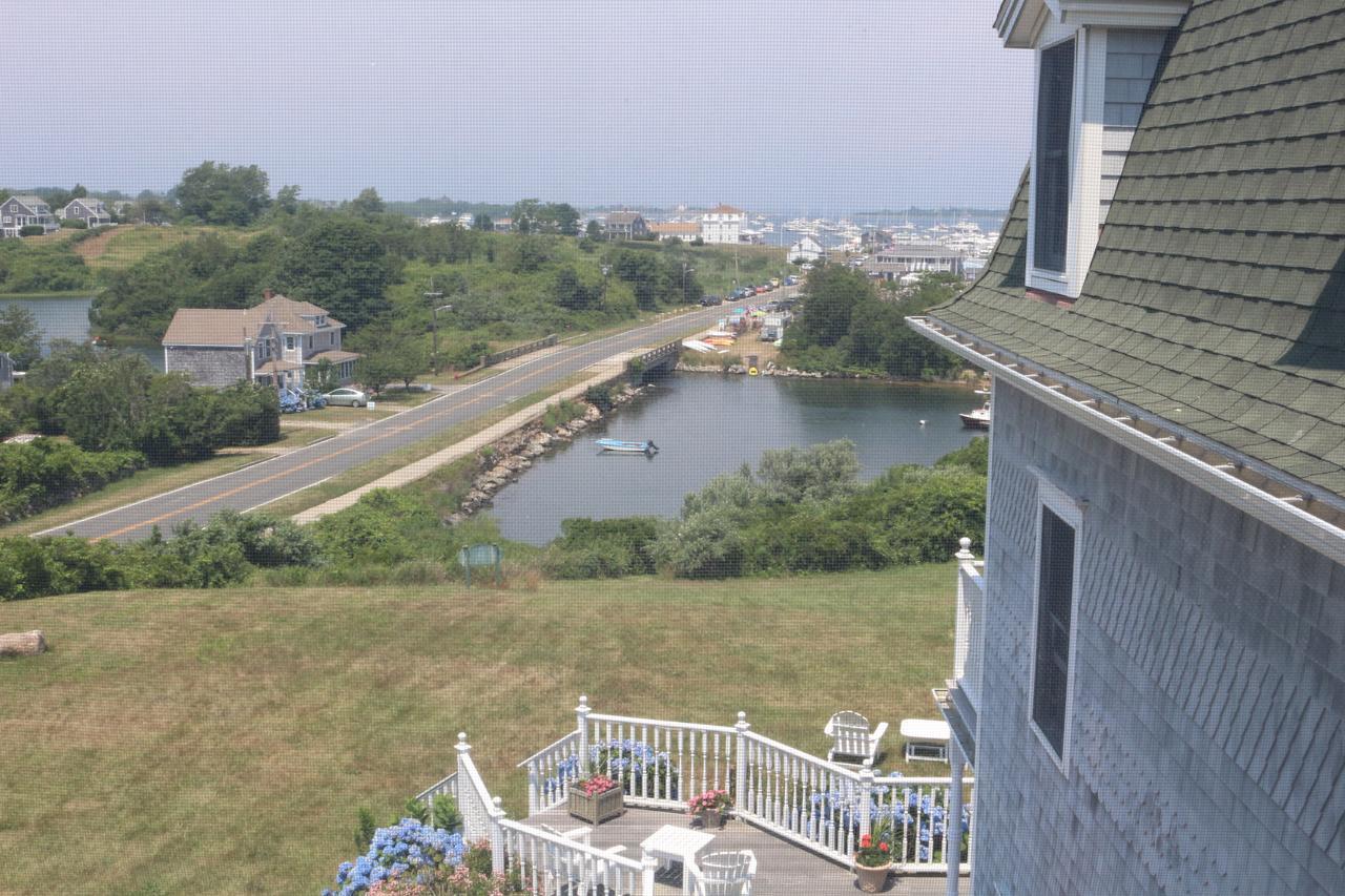 Payne's Harbor View Inn